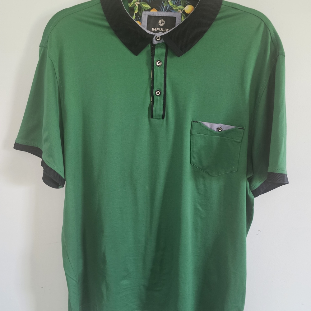 Impulso Men's Lightweight Green Polo Shirt with Black Accents Size Medium‎